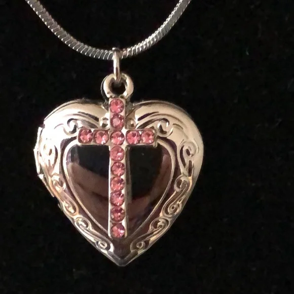 - Locket heart and cross necklace NWOT - Picture 1 of 5